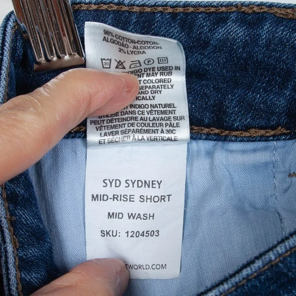 Warp & Weft Sydney Mid Rise Jean Shorts Size 27‎